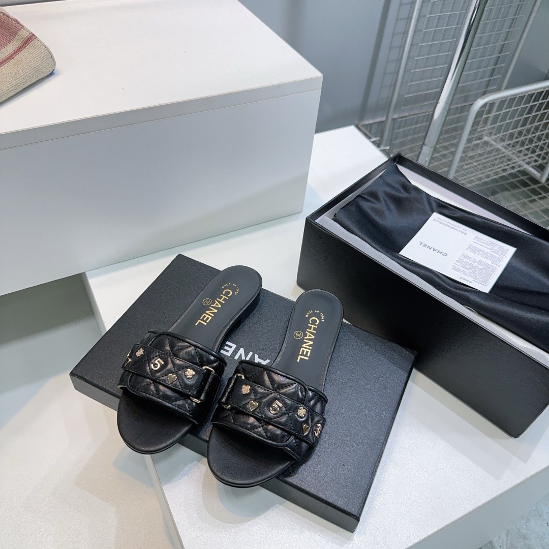 Chanel various elements rivet slippers - Image 2