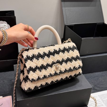 Chanel 19 Medium Flap Bag - Image 5