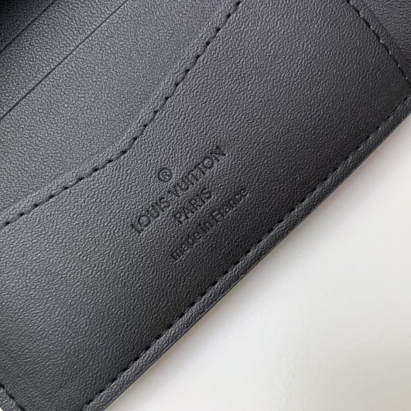 LV Multiple Wallet M69075