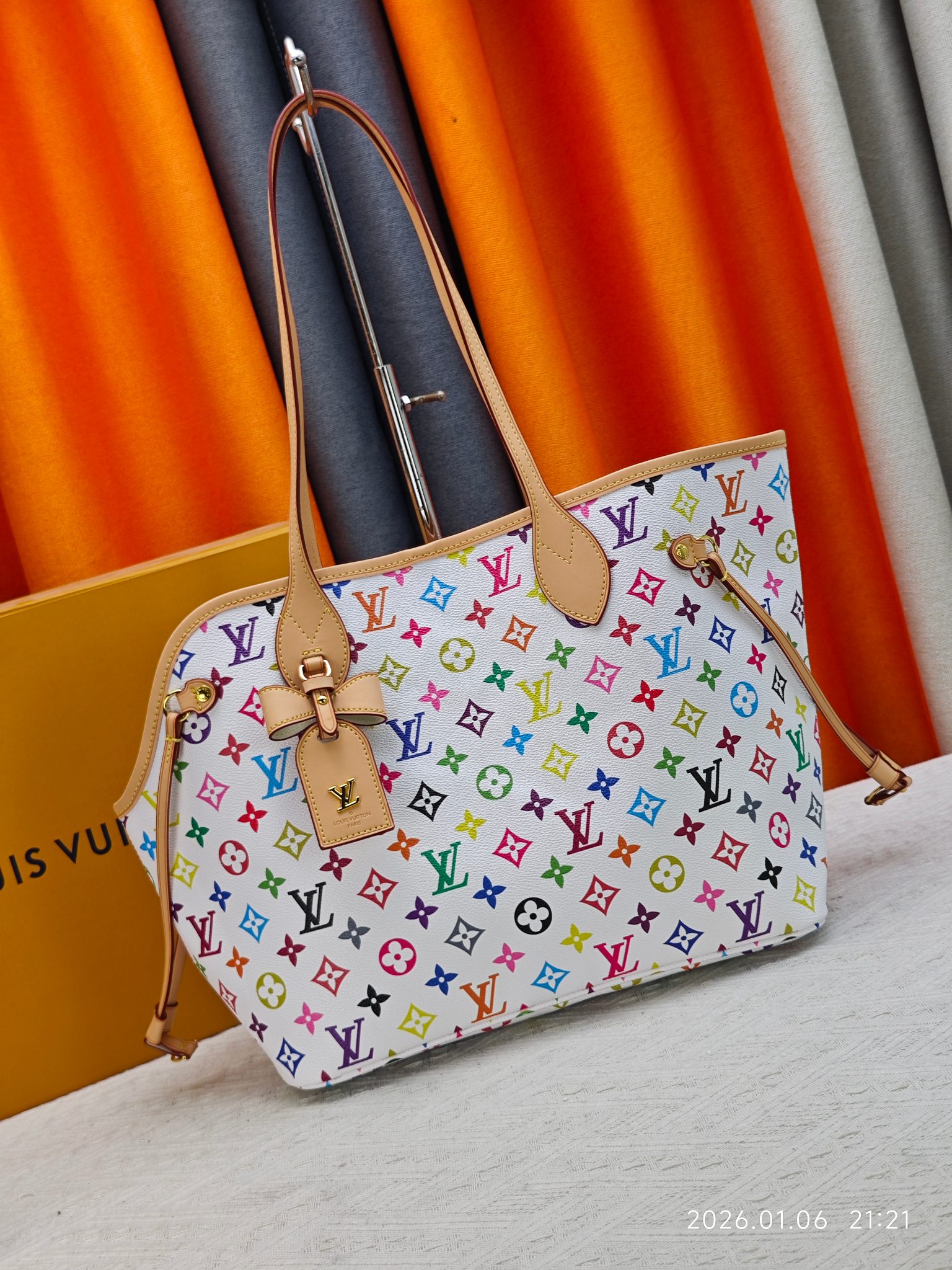 LV Neverfull Tote Bag New Collection - Image 5