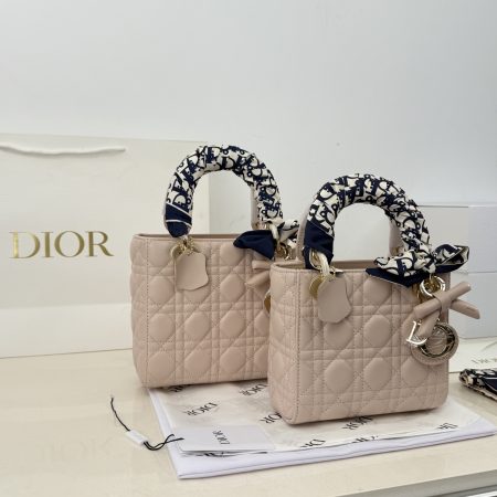 Dior Lady Dior Bag with Chain - Image 2