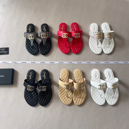 Chanel 26P C-Clip Thong Sandals - Image 2