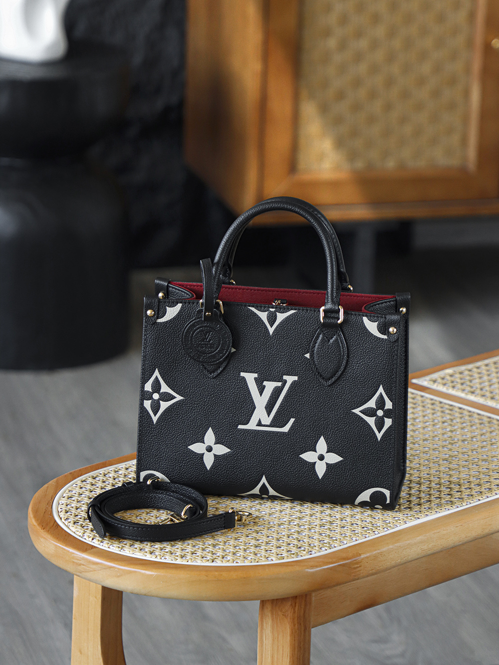 LV OnTheGo PM Bicolor Monogram Empreinte Bag - Top Quality - Image 7