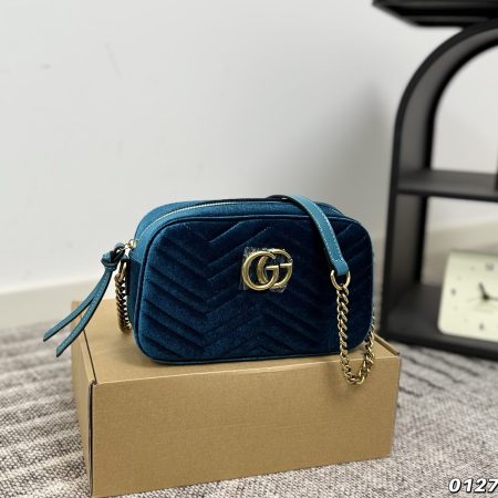 Gucci Velvet Camera Bag - Image 7