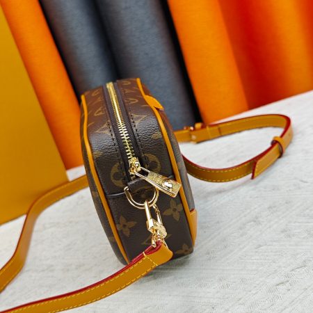 LV  Trocadero Mini Bag - Image 10