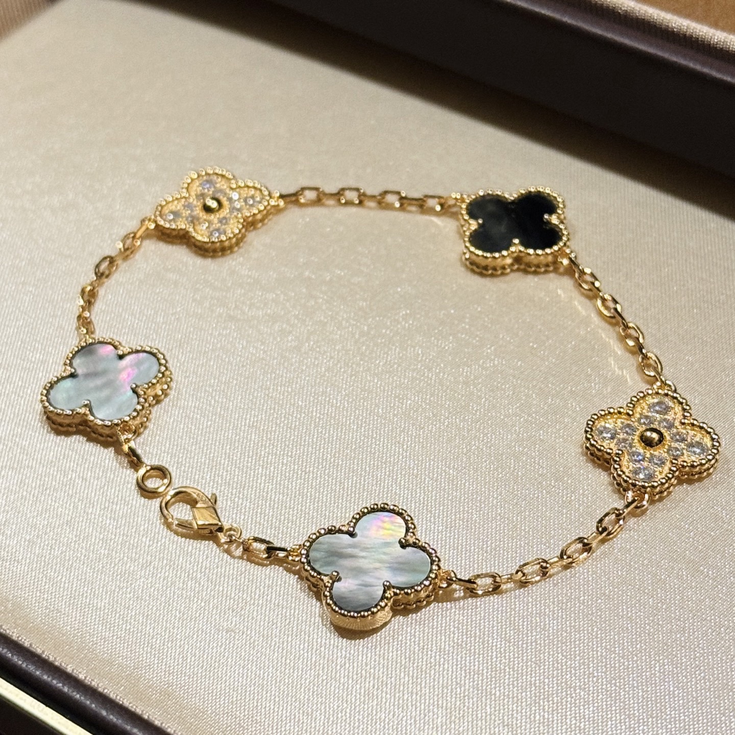 Van Cleef & Arpels VCA Laser Bracelet - Image 3