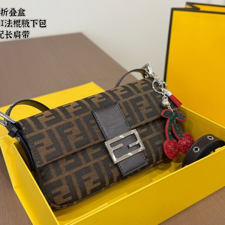 Fendi Baguette Underarm Bag - Image 6