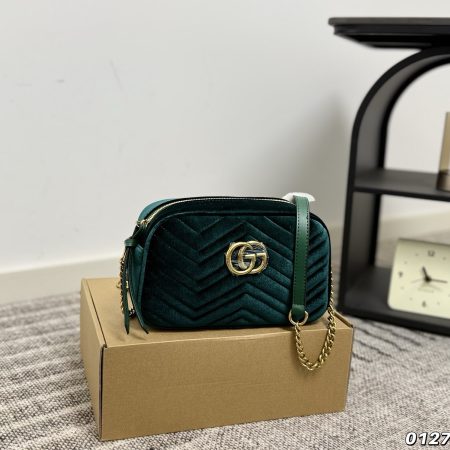 Gucci Velvet Camera Bag - Image 9
