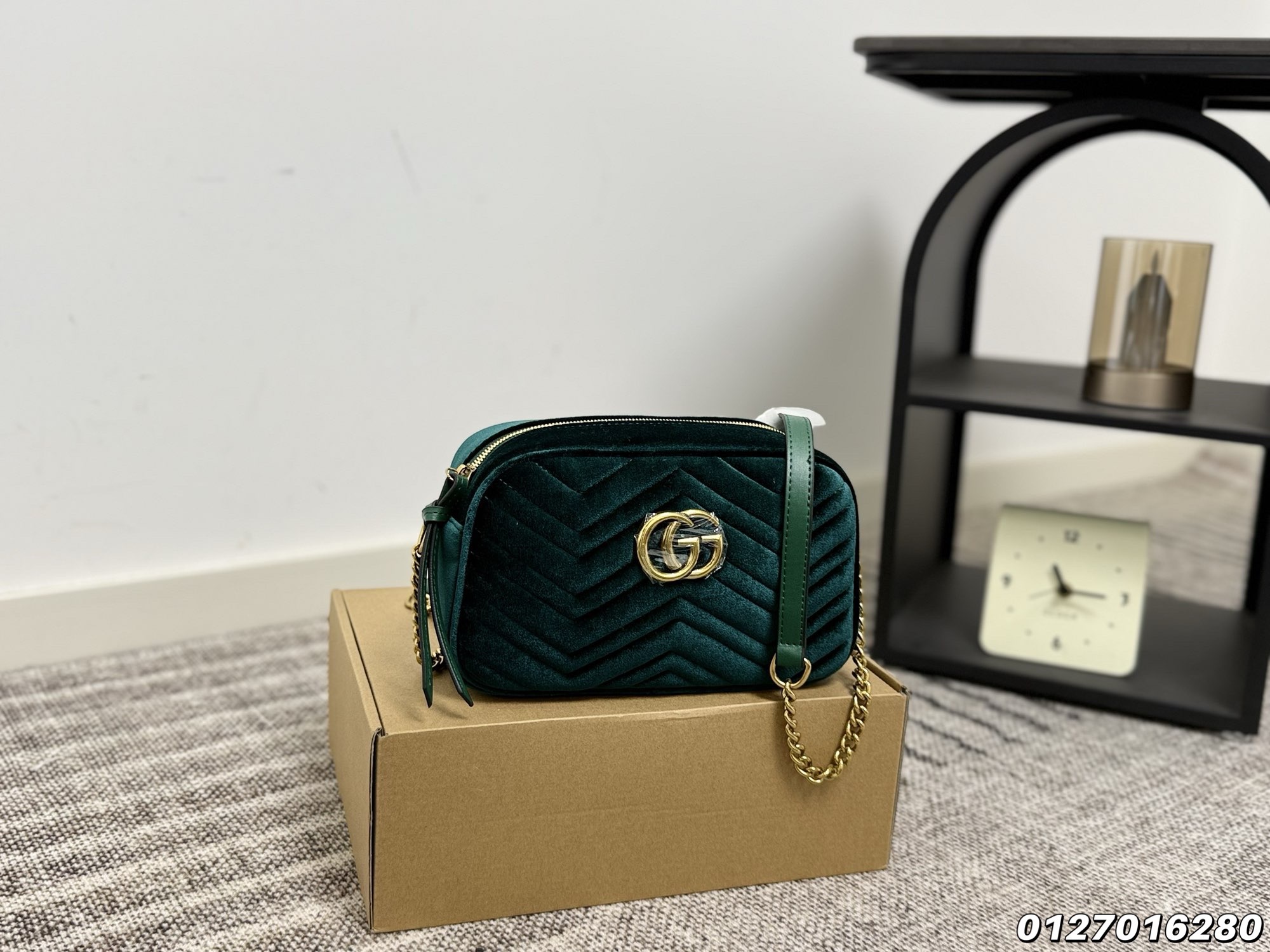 Gucci Velvet Camera Bag - Image 9