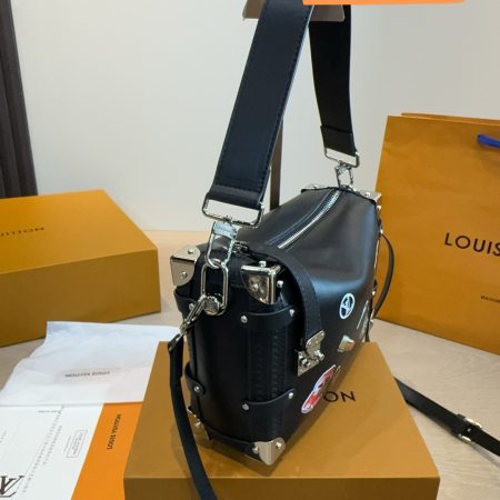LV Side Trunk MM H27 Bag - Image 3