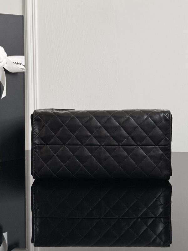 Chanel 25 Large Hobo Handbag