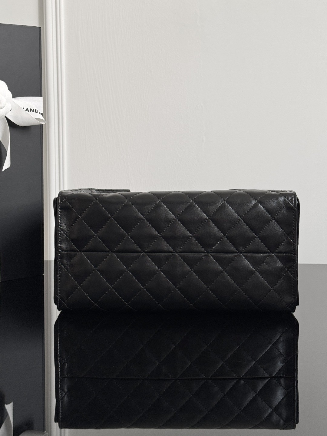 Chanel 25 Large Hobo Handbag - Image 4
