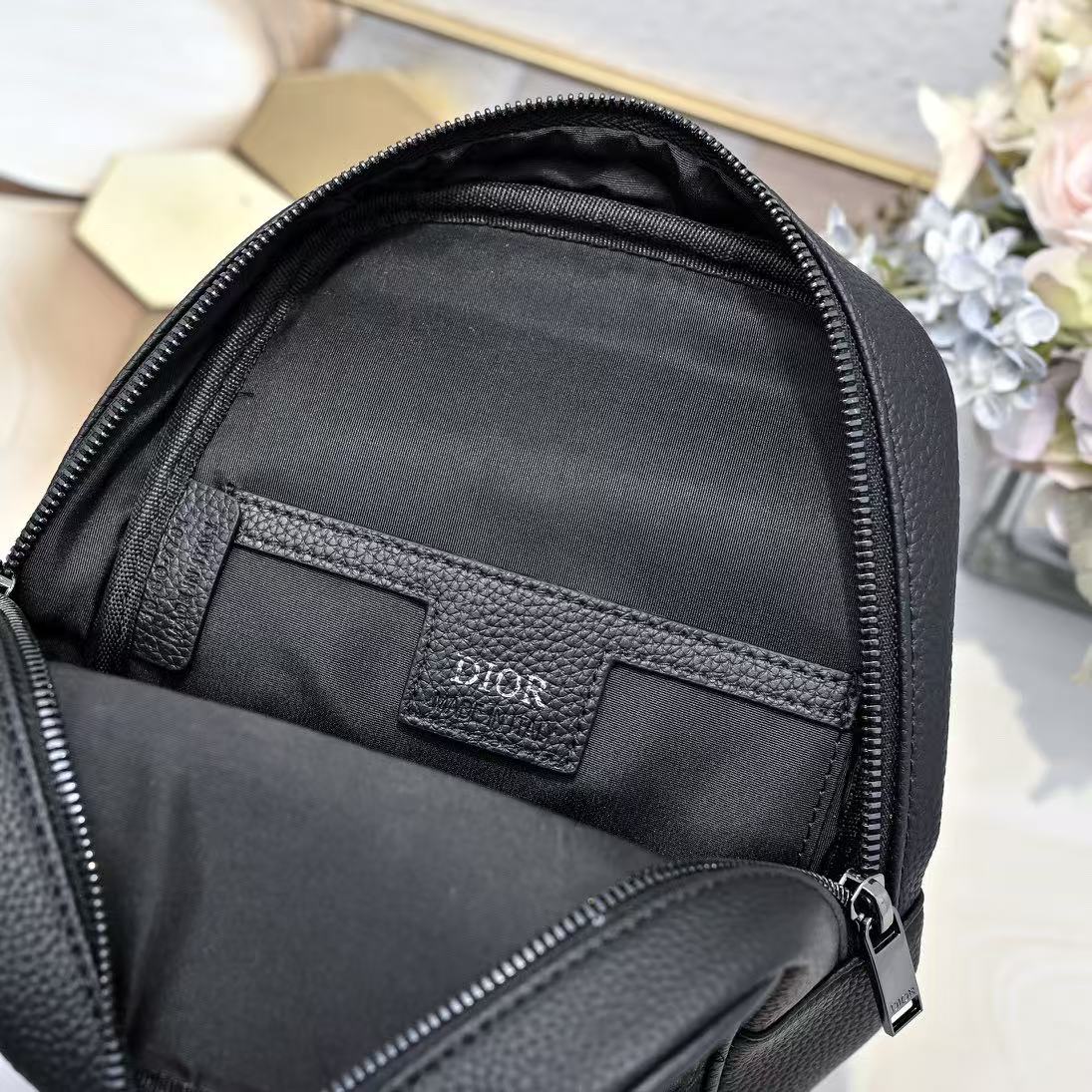 Dior Obilque Designer Bag's for Men - Image 9