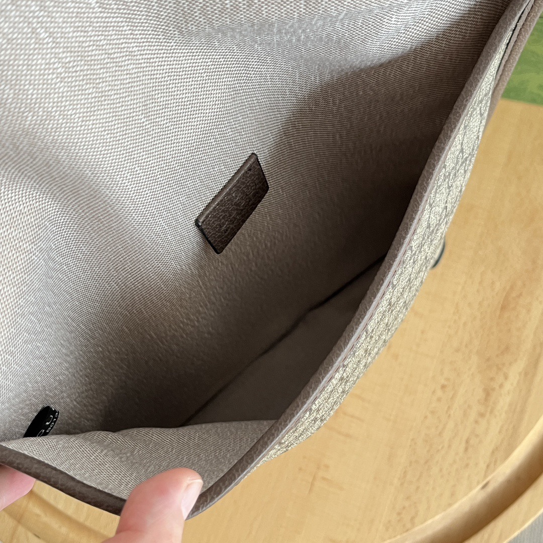 Gucci Neo Vintage GG Messenger Bag Medium - Image 7