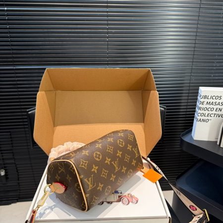LV Speedy Bandoulière 20 Monogram Bag - Image 7