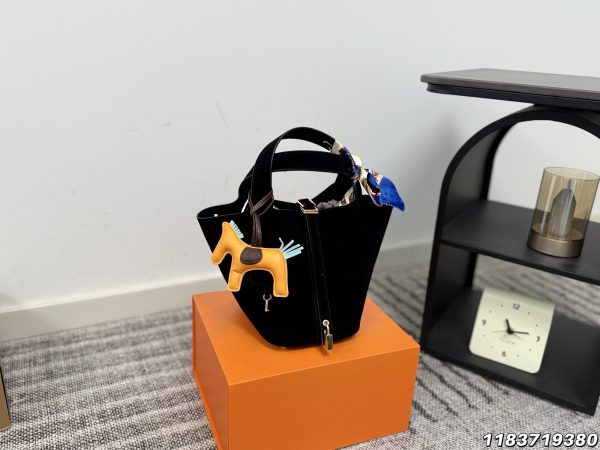 Hermès Basket Bag