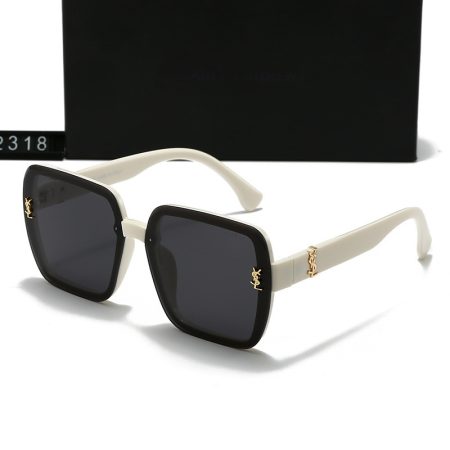 Saint Laurent Fashionable Sunglasses - Image 3