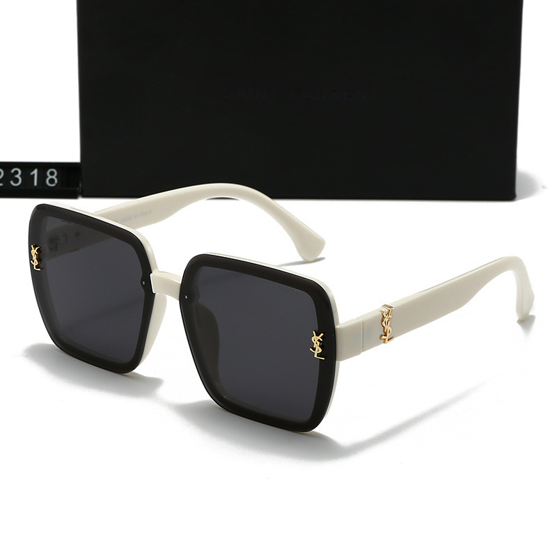 Saint Laurent Fashionable Sunglasses - Image 3