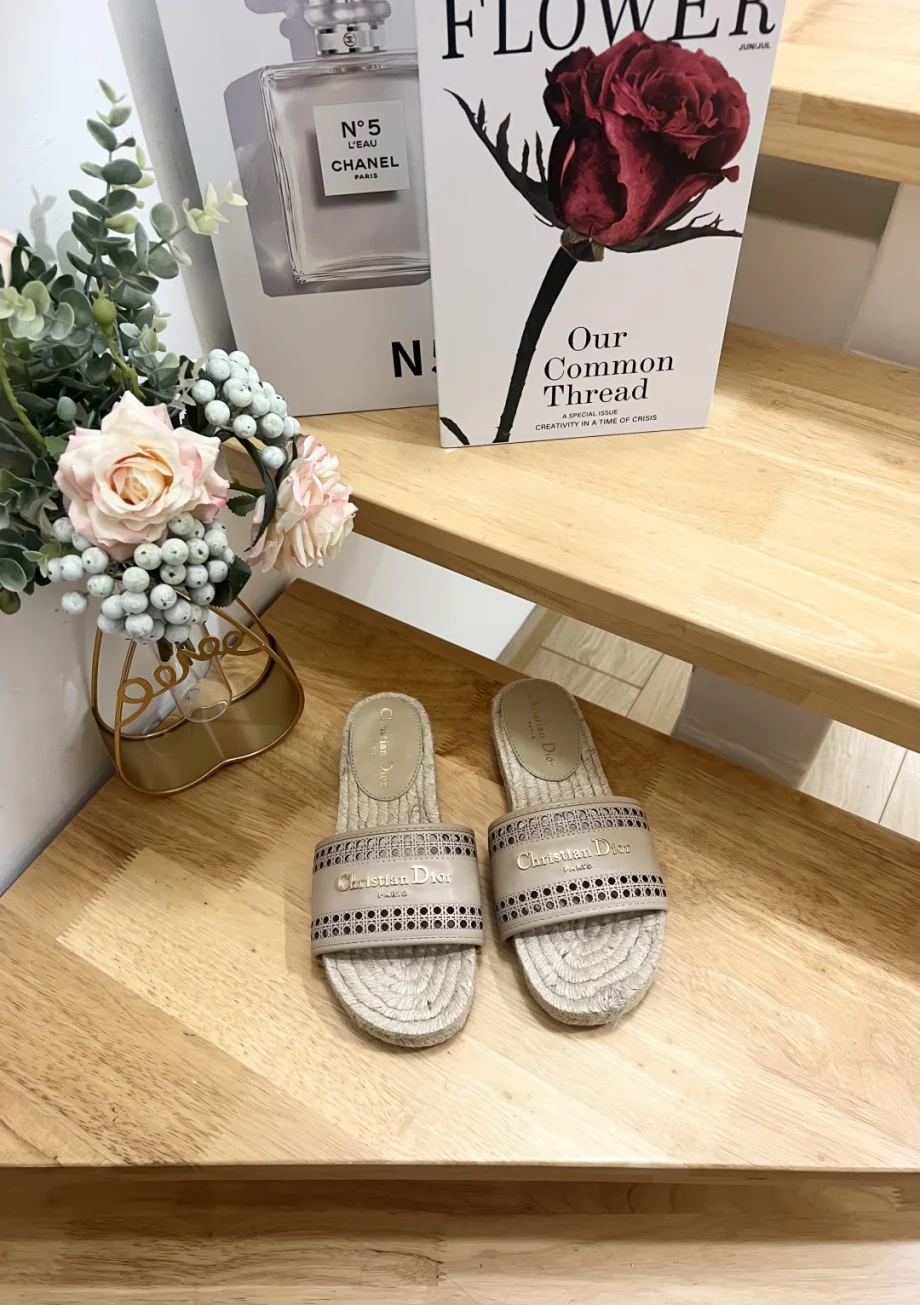 Dior Slipper Sandals Top Quality - Image 9
