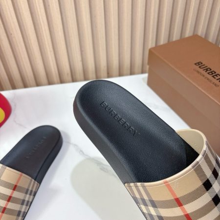 Burberry Summer Plaid Slippers - Image 3