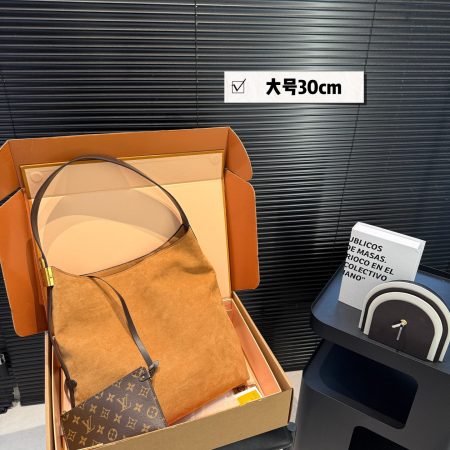 Lv Locker Underarm Bag - Image 3