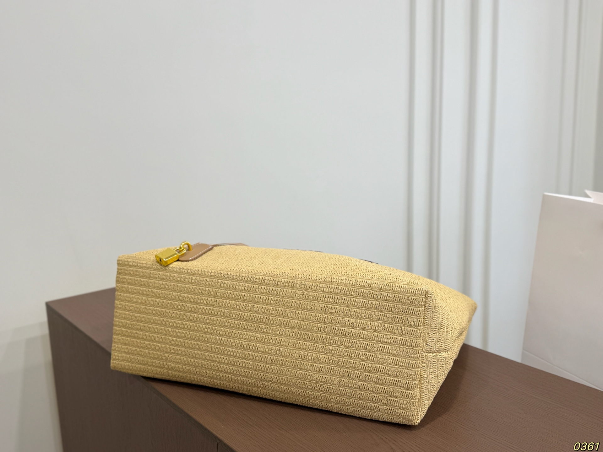 Céline Straw Tote Bag - Image 4