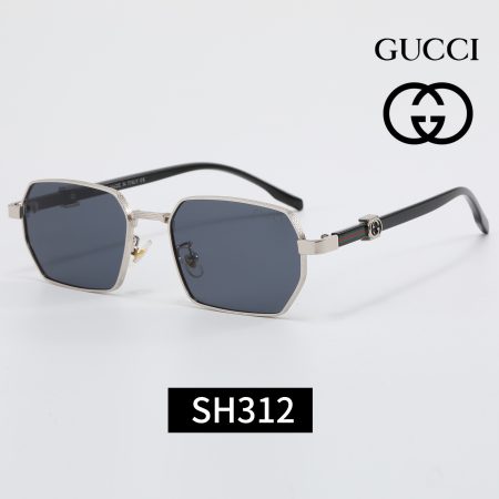 Gucci Fashionable Sunglasses - Image 5