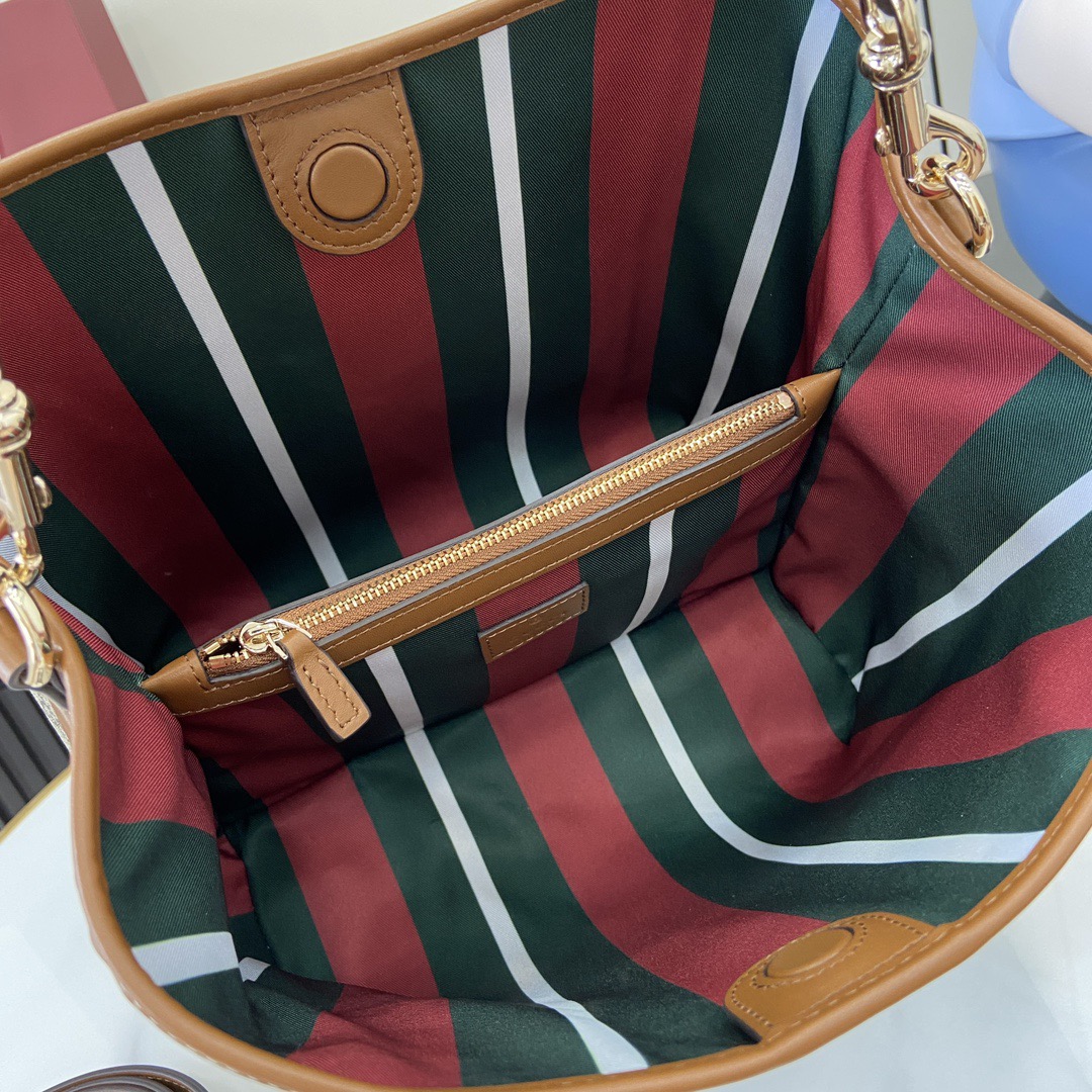 GG Emblem Medium Bucket Bag - Image 9