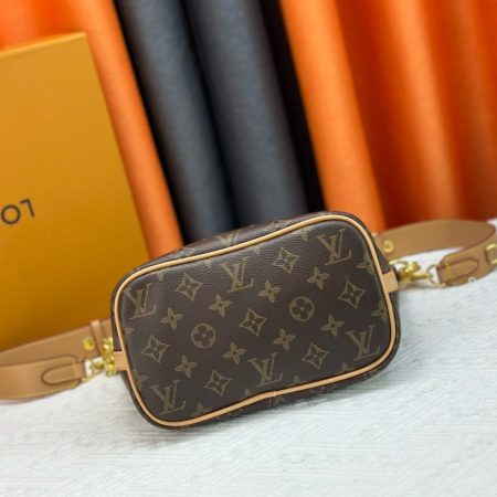 LV Lock and Walk Women Handbag - Image 4