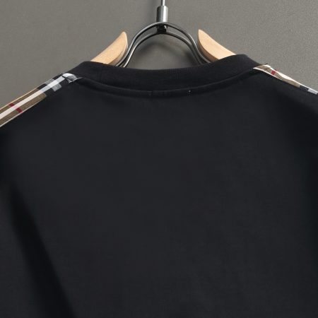 Burberry T-Shirt - Image 5