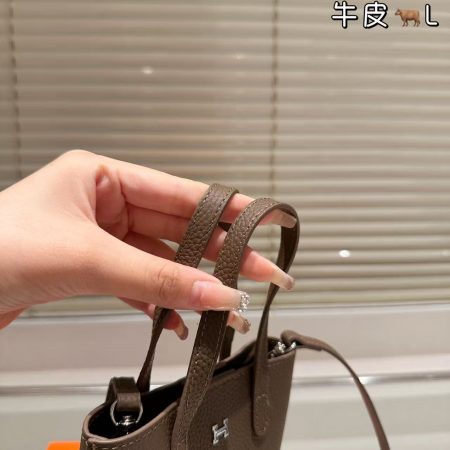 HERMES Small Tote Bag - Image 9