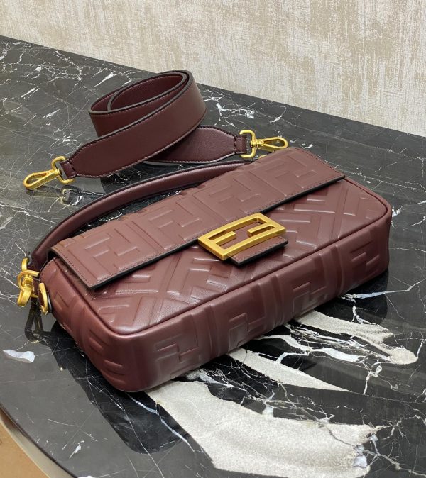 Fendi Baguette Iconic Top Quality