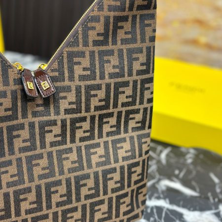 Fendi V-shaped Tote Bag - Image 5