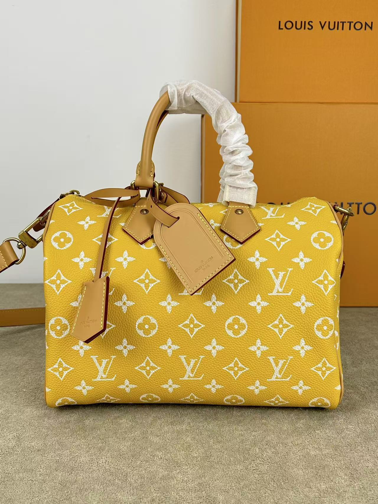 LV Speedy P9 Shoulder Bag 30 Top Quality - Image 1