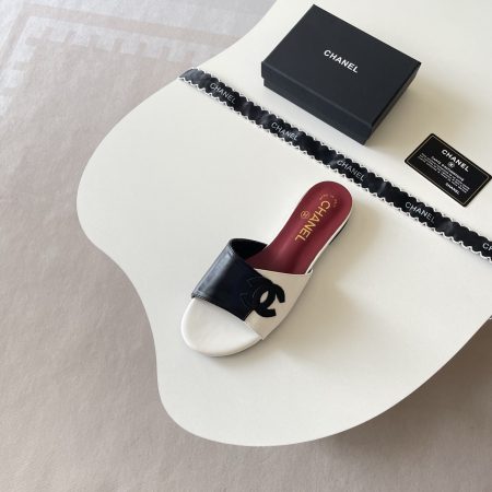Chanel 26P Double C Two-Tone Flat Slippers - Image 5