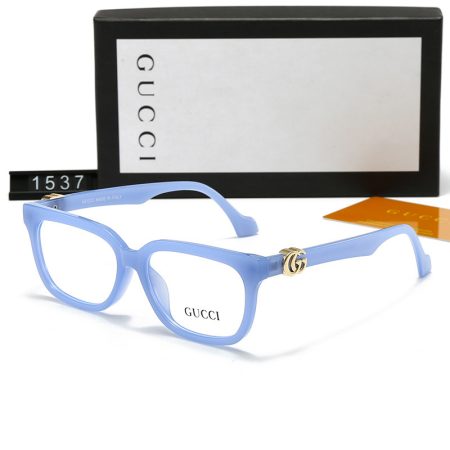 Gucci Fashionable Sunglasses - Image 4