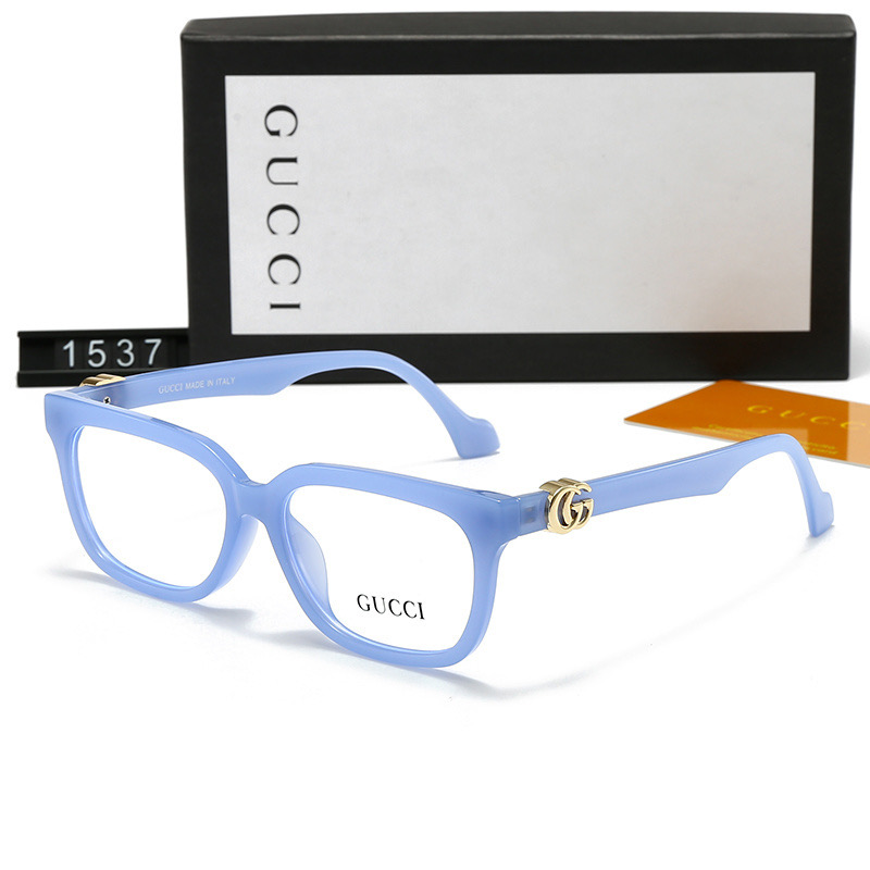 Gucci Fashionable Sunglasses - Image 4