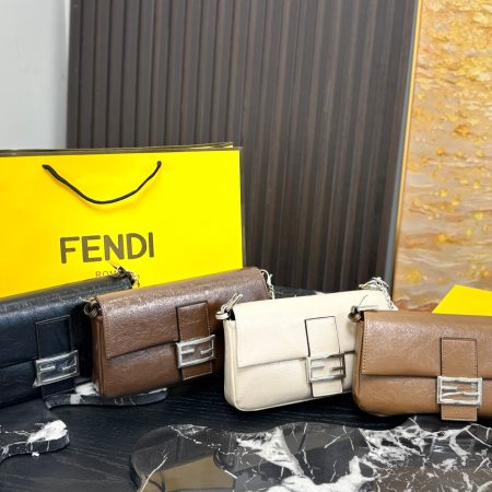 Fendi Baguette Underarm Bag - Image 2