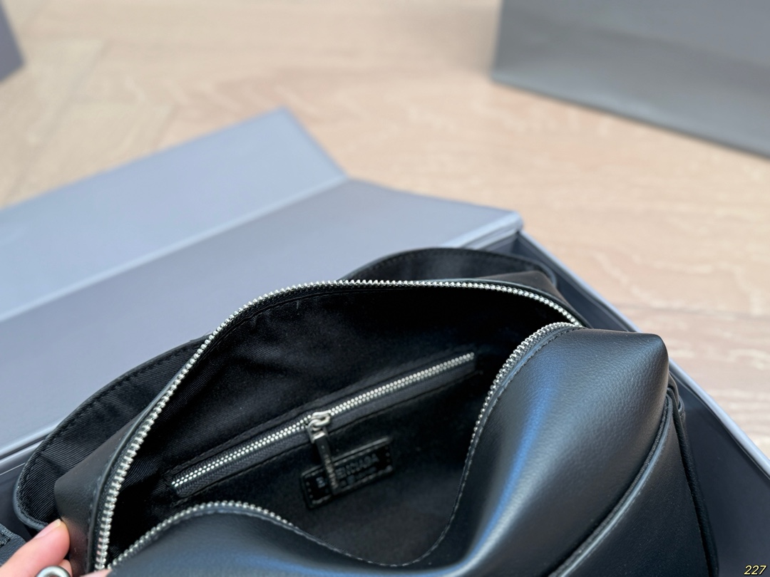 Balenciaga Bag - Image 7