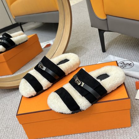 Hermès Furry Slippers - Image 1