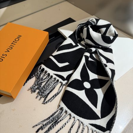 LV Luxury Designer Cashmere Scarf - Image 3