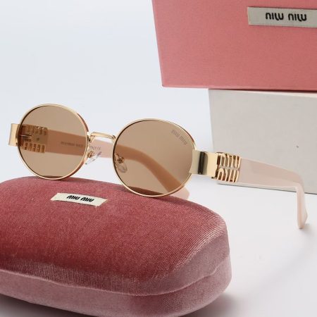 Miu Miu Fashionable Sunglasses - Image 5