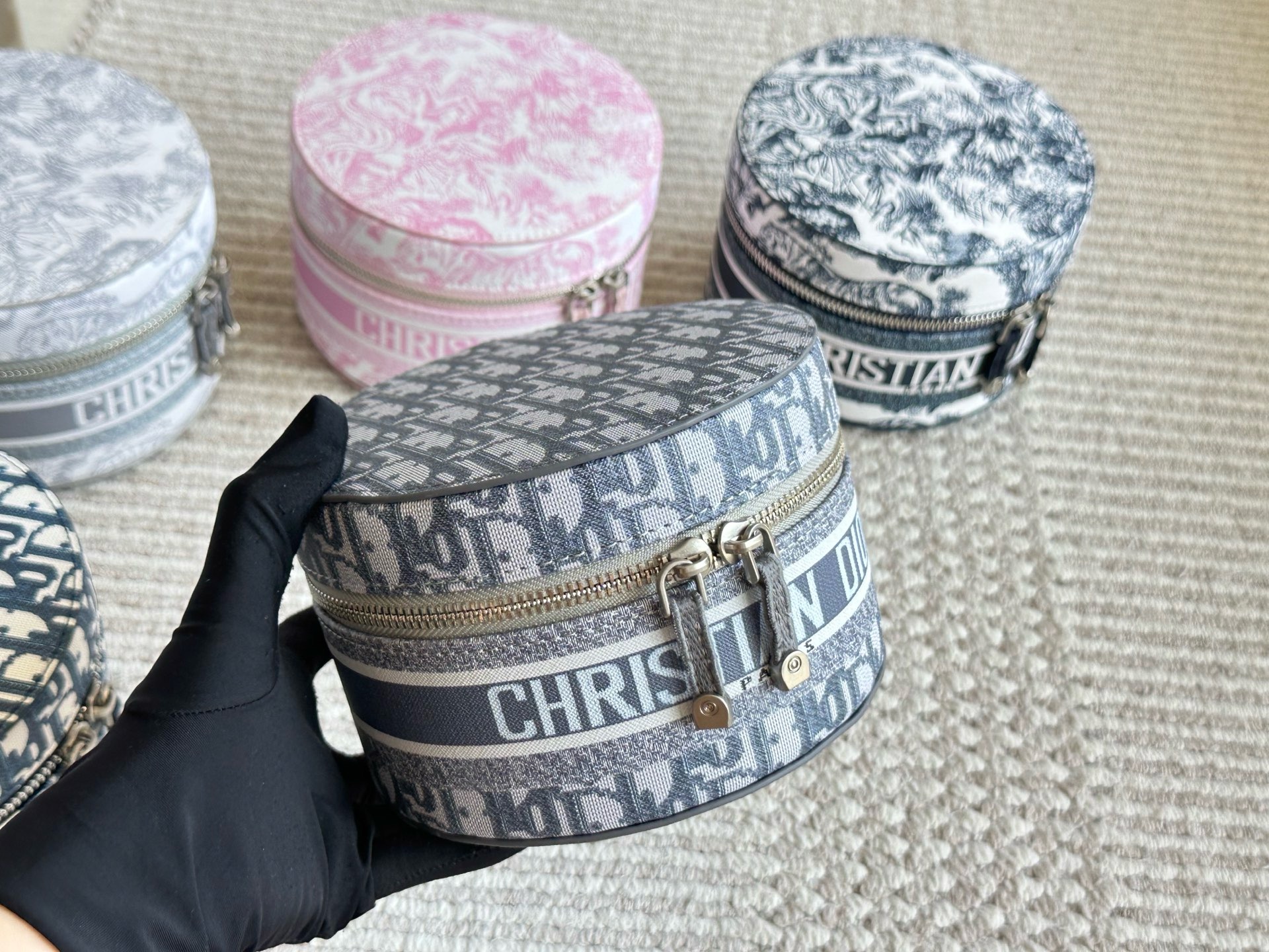 Dior CD Cosmetic Bag - Image 4