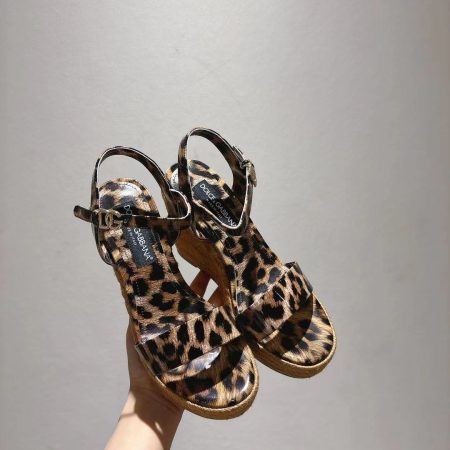 Dolce & Gabbana Straw Sandals - Image 5