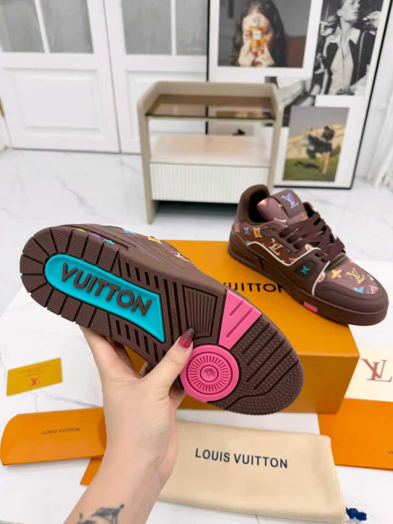 LV Trainer Sneakers Top Quality - Image 11