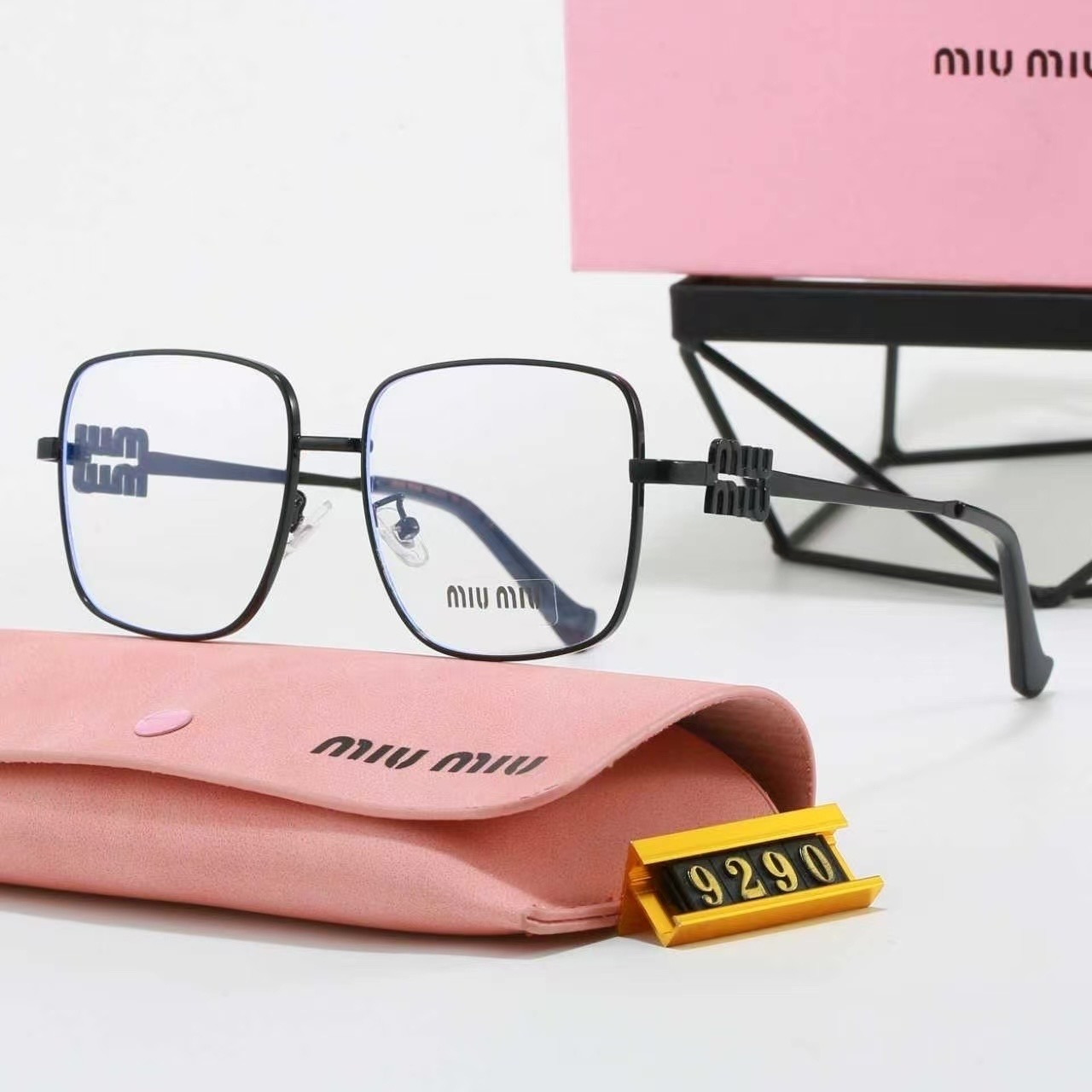 Miu Miu Fashionable Sunglasses - Image 5