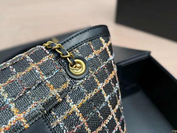 CHANEL Classic Flap Bag