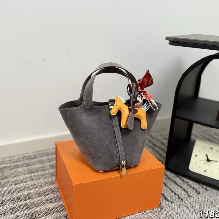 Hermès Basket Bag - Image 6