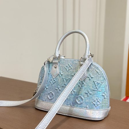 LV's New Shell Bag - Image 7