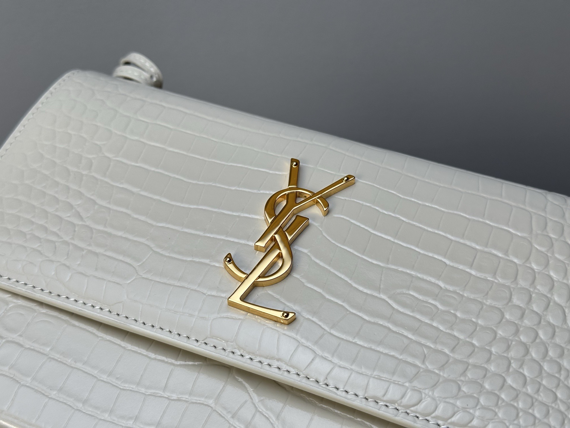 Saint Laurent YSL Sunset Medium in Crocodile-Embossed - Image 6